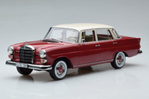 Mercedes 200 W110 Punainen Norev 1:18