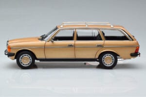 Mercedes 200T S123 Beige Norev 1:18 183738 Metalli — kuva 5 / 9