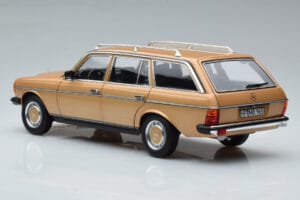 Mercedes 200T S123 Beige Norev 1:18 183738 Metalli — kuva 7 / 9
