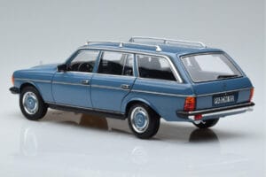 Mercedes 200T S123 Sininen Norev 1:18 183737 Metalli — kuva 6 / 7