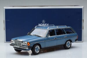 Mercedes 200T S123 Sininen Norev 1:18 183737 Metalli — kuva 7 / 7