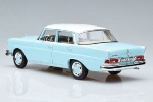 Mercedes 220 S W111 Sininen Norev 1:18 183920 Metalli — kuva 6 / 7