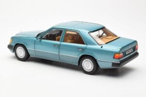 Mercedes 230E W124 Beryl Metallic Jälleenmyyjäversio Norev 1:18 B66040698 Metalli — kuva 7 / 8