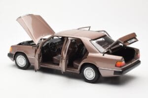 Mercedes 230E W124 Rosewood Metallic Jälleenmyyjäversio Norev 1:18 B66040697 Metalli — kuva 5 / 8