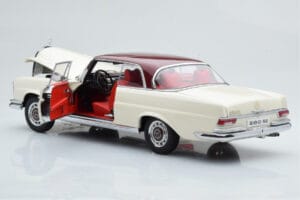 Mercedes 280 SE W108 Valkoinen AUTOart 1:18 76287 Metalli — kuva 3 / 8