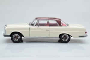Mercedes 280 SE W108 Valkoinen AUTOart 1:18 76287 Metalli — kuva 5 / 8