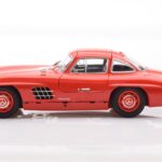 Mercedes 300 SL W198 Gullwing Punainen Minichamps 1:18 - image 4 of 8