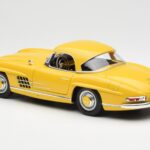 Mercedes 300 SL W198 Roadster Keltainen Norev 1:18 B66040669 - image 7 of 8