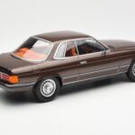 Mercedes 500 SLC C107 Ruskea KK-Scale 1:18 180851 - image 2 of 6