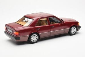 Mercedes 500E W124 Punainen Metallic Jälleenmyyjäversio Norev 1:18 B66040699 Metalli — kuva 3 / 8