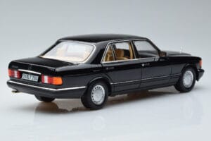 Mercedes 560 SEL W126 Musta Norev 1:18 183793 Metalli — kuva 3 / 7
