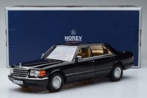 Mercedes 560 SEL W126 Musta Norev 1:18 183793 Metalli — kuva 7 / 7