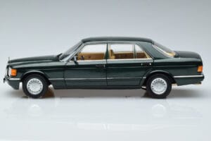Mercedes 560 SEL W126 Tummanvihreä Metallic Norev 1:18 B66040682 Metalli — kuva 4 / 7