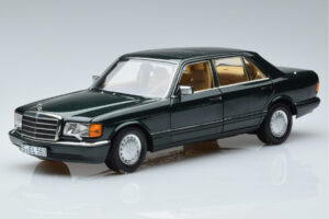Mercedes 560 SEL W126 Tummanvihreä Metallic Norev 1:18