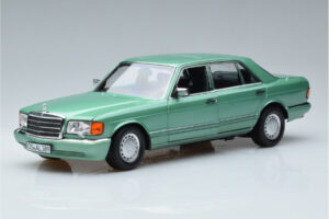 Mercedes 560 SEL W126 Vaaleanvihreä Norev 1:18
