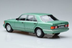 Mercedes 560 SEL W126 Vaaleanvihreä Norev 1:18 183469 Metalli — kuva 6 / 7