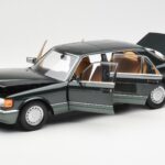 Mercedes 560 SEL W126 Night Vihreä Metallic Dealer Edition Norev 1:18 B66040626 - image 2 of 8