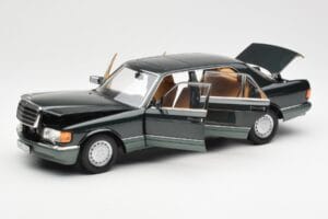 Mercedes 560 SEL W126 Night Vihreä Metallic Dealer Edition Norev 1:18 B66040626 Metalli — kuva 2 / 8