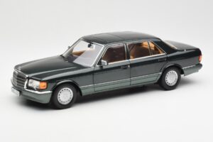 Mercedes 560 SEL W126 Night Vihreä Metallic Dealer Edition Norev 1:18 B66040626