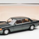 Mercedes 560 SEL W126 Night Vihreä Metallic Dealer Edition Norev 1:18 B66040626 - image 8 of 8