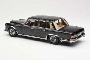 Mercedes 600 SWB W100 Musta KK-Scale 1:18 180601 Metalli — kuva 5 / 6