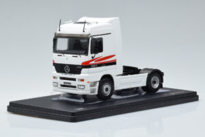 Mercedes Actros MP1 Valkoinen IXO 1:43 TR064