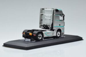 Mercedes Actros MP4 Racing Edition IXO 1:43 TR091 Metalli — kuva 2 / 6