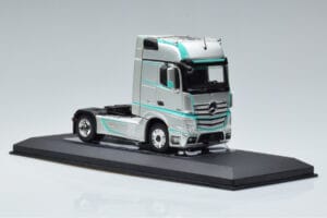 Mercedes Actros MP4 Racing Edition IXO 1:43 TR091 Metalli — kuva 4 / 6
