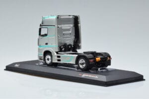 Mercedes Actros MP4 Racing Edition IXO 1:43 TR091 Metalli — kuva 5 / 6