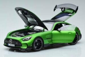 Mercedes AMG GT C190 Black Series Vihreä Hell Magno Rajoitettu Erä Norev 1:18 183903 Metalli — kuva 2 / 7
