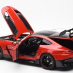 Mercedes AMG GT Black Series Punainen Asia Exclusive Norev 1:18 - image 5 of 8