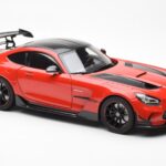 Mercedes AMG GT Black Series Punainen Asia Exclusive Norev 1:18 - image 6 of 8