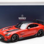 Mercedes AMG GT Black Series Punainen Asia Exclusive Norev 1:18 - image 8 of 8