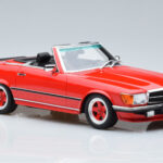 Mercedes AMG SL500 R107 Punainen Otto 1:18 - image 4 of 6