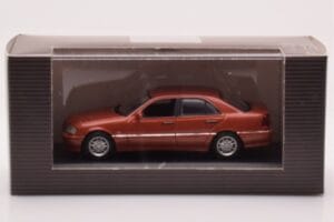 Mercedes C-Class W202 C220 Oranssi Metallic Dealer Edition Minichamps 1:43 B66005747 Metalli — kuva 4 / 4