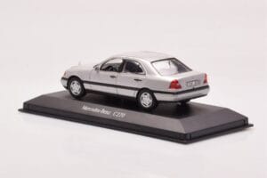 Mercedes C-Class W202 C220 Hopea Minichamps 1:43 B66005705-M1 Metalli — kuva 3 / 4