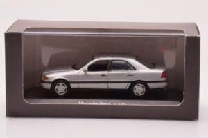 Mercedes C-Class W202 C220 Hopea Minichamps 1:43 B66005705-M1 Metalli — kuva 4 / 4