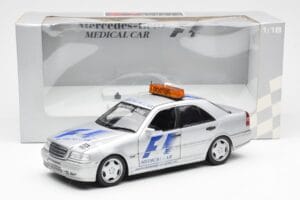 Mercedes C-Class W202 AMG Medical Car F1 1997 UT Models 1:18 26106 Metalli — kuva 6 / 6