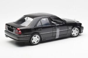 Mercedes C-Class W202 C36 AMG Musta Metallic UT Models 1:18 26102 Metalli — kuva 2 / 6