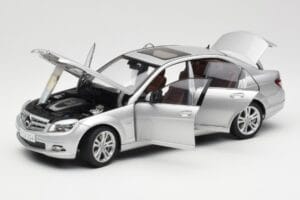 Mercedes C-Class W204 Avantgarde Hopea AUTOart 1:18 B66962368 Metalli — kuva 2 / 8