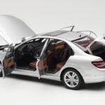 Mercedes C-Class W204 Avantgarde Hopea AUTOart 1:18 B66962368 - image 5 of 8