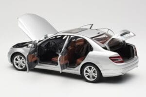 Mercedes C-Class W204 Avantgarde Hopea AUTOart 1:18 B66962368 Metalli — kuva 5 / 8