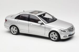 Mercedes C-Class W204 Avantgarde Hopea AUTOart 1:18 B66962368 Metalli — kuva 6 / 8
