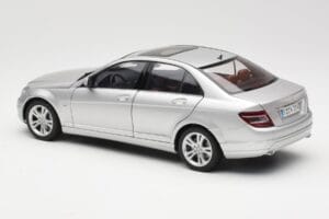 Mercedes C-Class W204 Avantgarde Hopea AUTOart 1:18 B66962368 Metalli — kuva 7 / 8