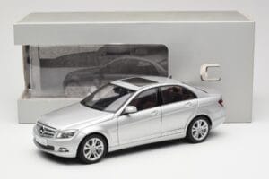 Mercedes C-Class W204 Avantgarde Hopea AUTOart 1:18 B66962368 Metalli — kuva 8 / 8