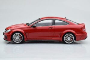 Mercedes C63 AMG W204 Black Series Punainen GT Spirit 1:18 GT065 Hartsi — kuva 3 / 6