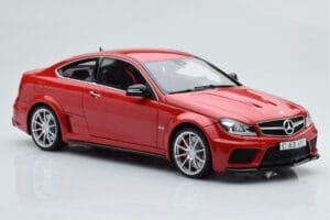 Mercedes C63 AMG W204 Black Series Punainen GT Spirit 1:18 GT065 Hartsi — kuva 4 / 6