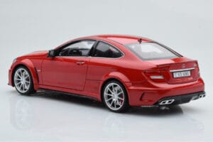 Mercedes C63 AMG W204 Black Series Punainen GT Spirit 1:18 GT065 Hartsi — kuva 5 / 6
