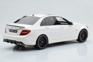 Mercedes C63 AMG W204 Valkoinen GT Spirit 1:18 GT166 Hartsi — kuva 2 / 6