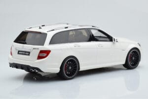 Mercedes C63 AMG S204 T-Model Valkoinen GT Spirit 1:18 GT147 Hartsi — kuva 2 / 8